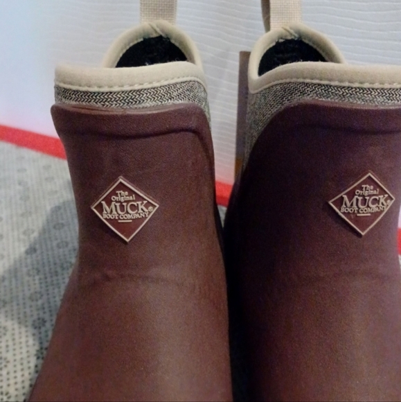 Muck Women's Originals Ankle, Rum Raisin/Tweed Herringbone sold out on website - Picture 14 of 16